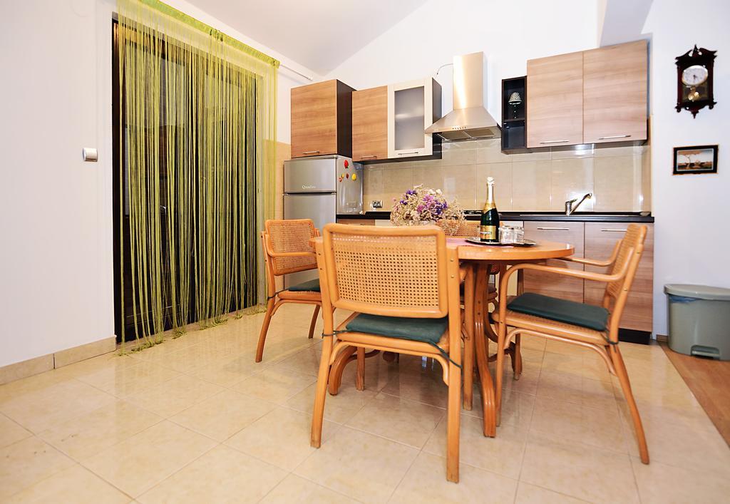 Apartments Bijuk Sukosan Exterior photo